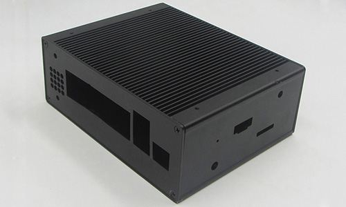 鋁型材運用在控制器電源外殼上的優(yōu)勢有哪些？